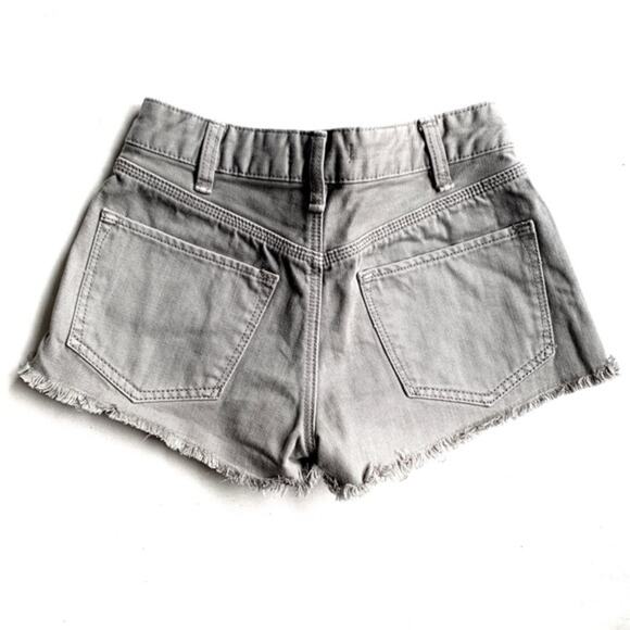 FREE PEOPLE Cloudy Distressed Denim Shorts Size 24 Frayed Cut Off Daisy Dukes - Picture 3 of 6
